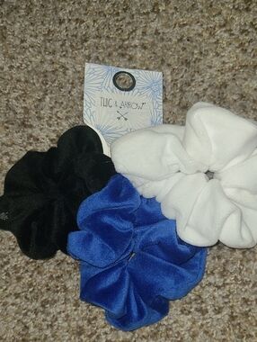 Twig & Arrow Velvet Scrunchie Set - Black, Royal Blue, White